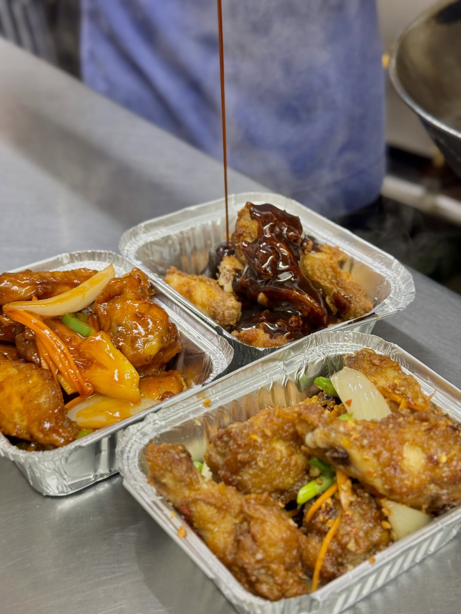 Combination of chicken wings in three different flavours